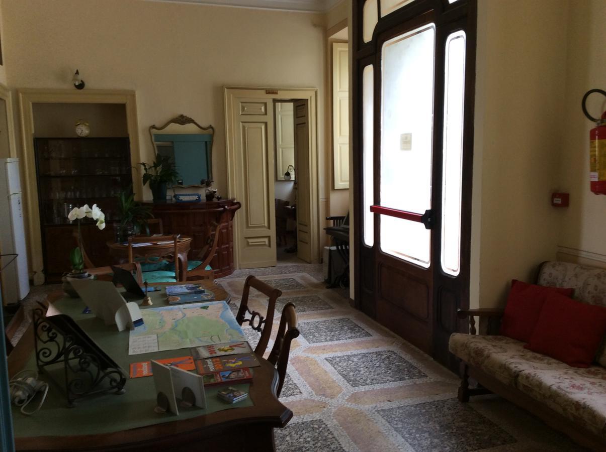 ורבאניה Hotel Villa Della Quercia מראה חיצוני תמונה