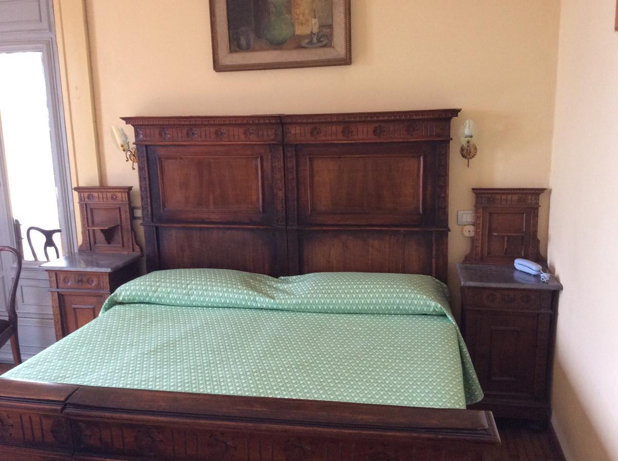 ורבאניה Hotel Villa Della Quercia מראה חיצוני תמונה